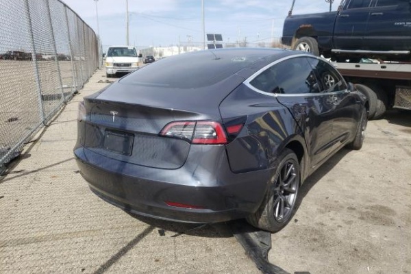фото Tesla MODEL 3