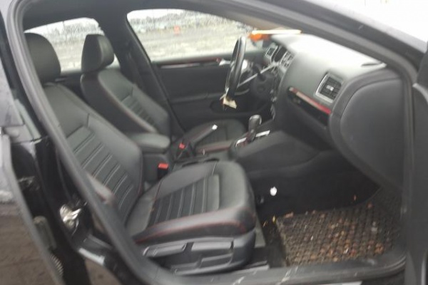 фото Volkswagen Jetta GLI