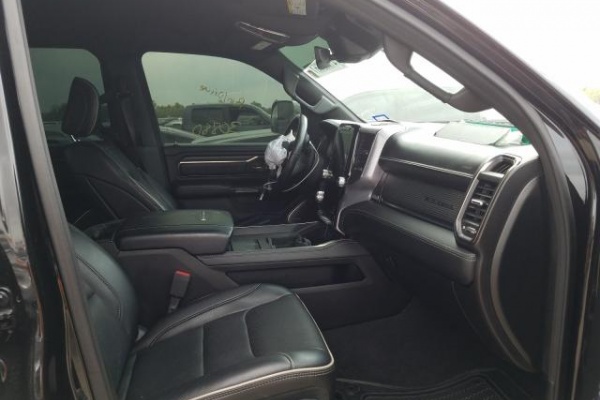 фото RAM 1500 LIMITED