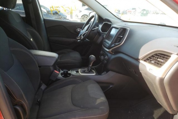 фото jeep CHEROKEE LATITUDE