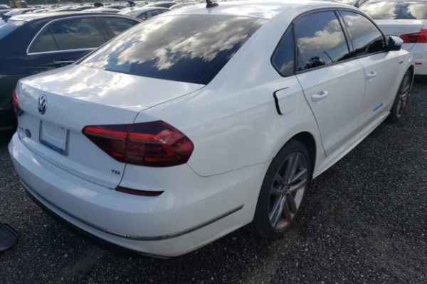 фото Volkswagen Passat S