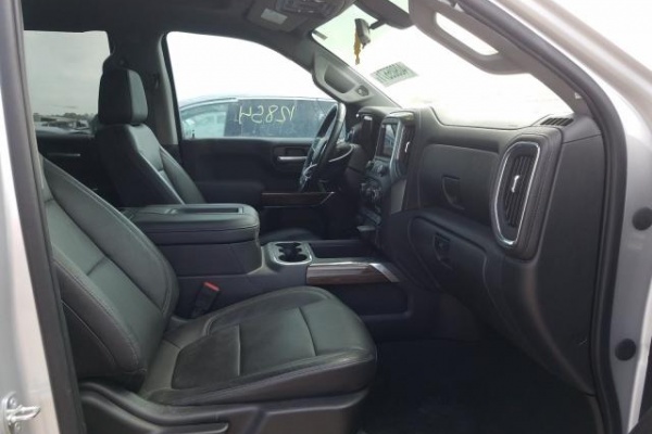 фото Chevrolet Silverado C1500 RST