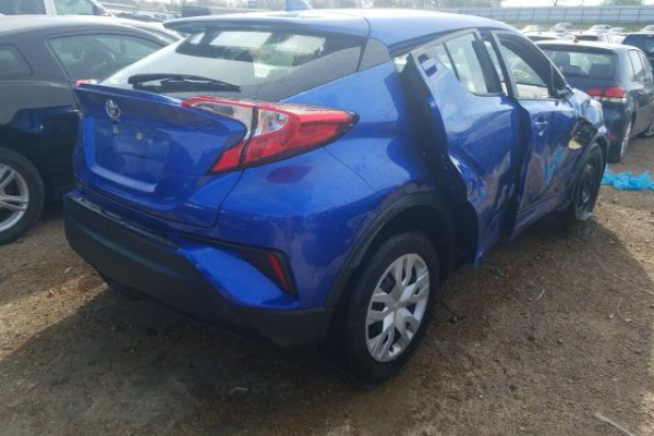 фото TOYOTA C-HR XLE