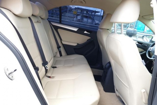 фото Volkswagen Jetta HYBRID