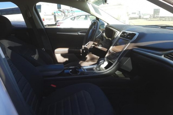 фото Ford Fusion SE