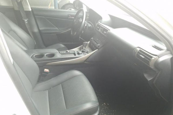 фото LEXUS IS 250