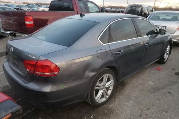 фото Volkswagen Passat SE