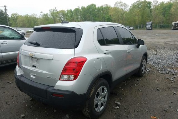 фото Chevrolet Trax LS