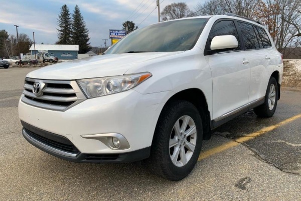 фото Toyota HIGHLANDER BASE