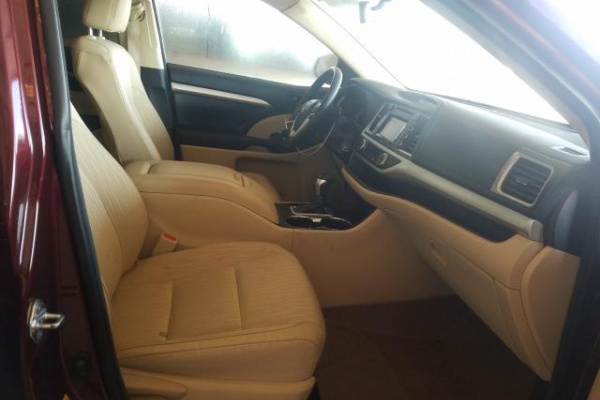 фото Toyota HIGHLANDER HYBRID LE