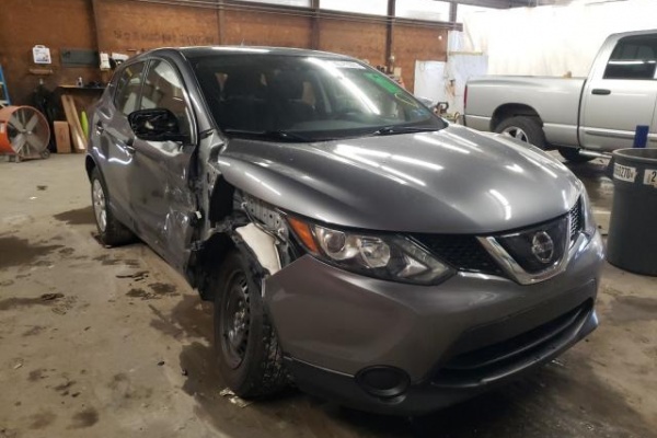 фото Nissan ROGUE SPORT S