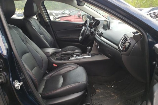 фото Mazda 3 GRAND TOURING