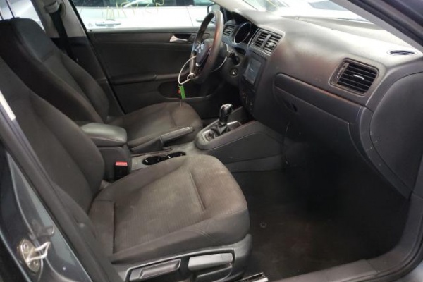 фото VOLKSWAGEN JETTA