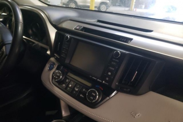 фото Toyota RAV4 HV LIMITED