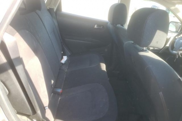 фото Nissan ROGUE S