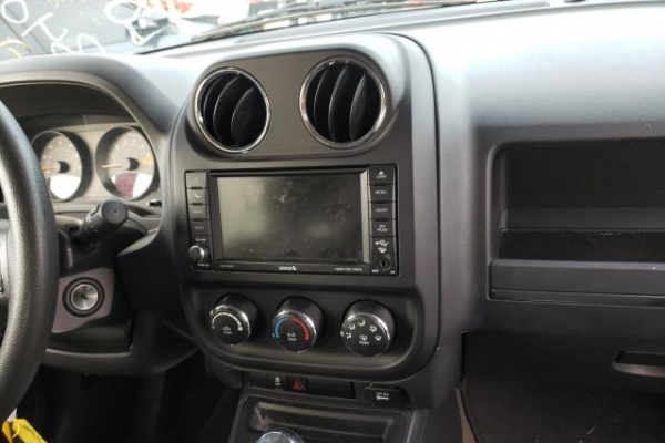 фото Jeep Patriot SPORT