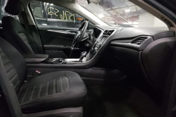 фото Ford Fusion SE