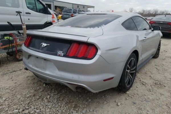 фото Ford Mustang