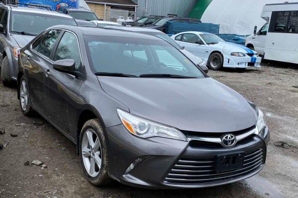 фото Toyota Camry LE