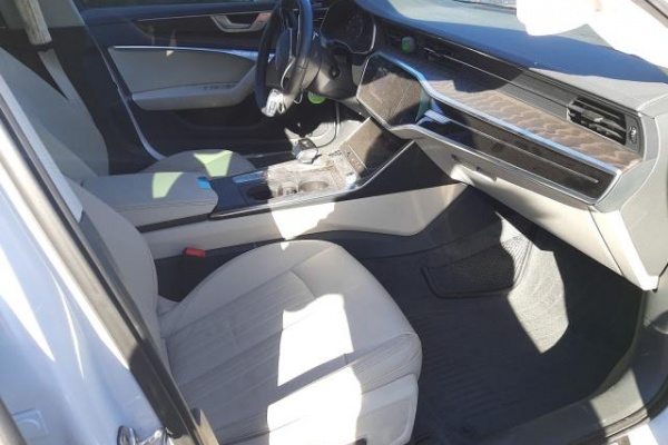 фото Audi A6 Premium