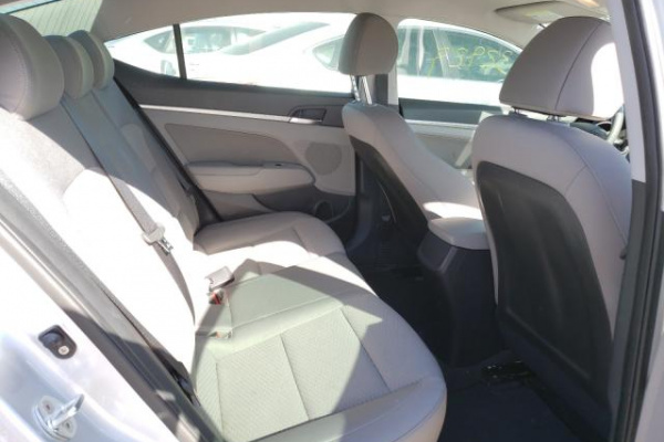 фото HYUNDAI ELANTRA