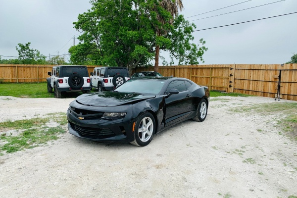 фото Chevrolet Camaro LT