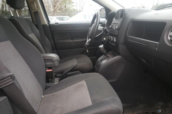 фото Jeep Compass SPORT