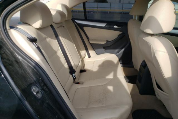 фото VOLKSWAGEN JETTA