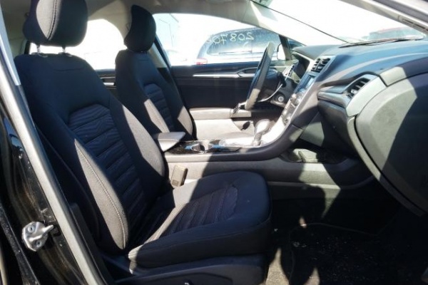 фото Ford Fusion SE