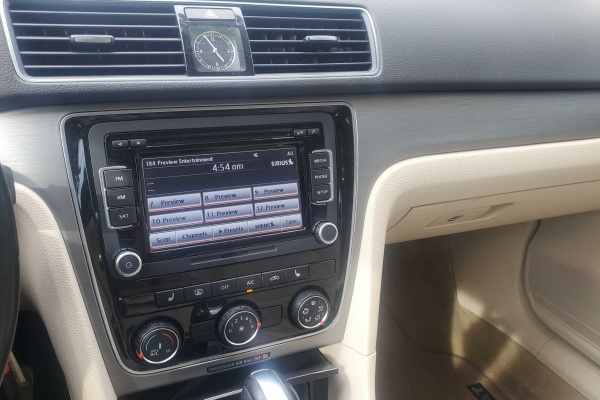 фото Volkswagen Passat SE