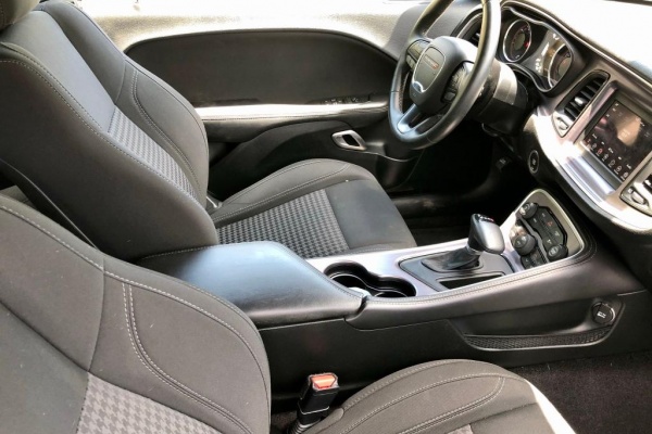 фото Dodge CHALLENGER SXT