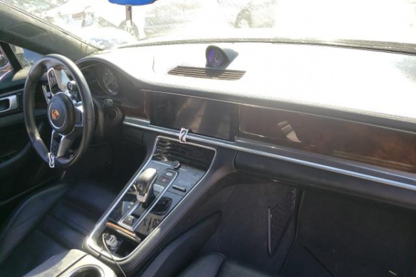 фото PORSCHE PANAMERA TURBO S E-HYBRID