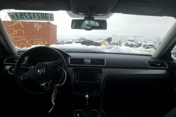 фото Volkswagen Passat SE