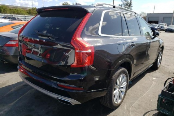 фото Volvo XC90 T6