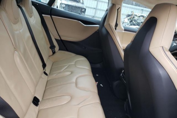 фото Tesla MODEL S