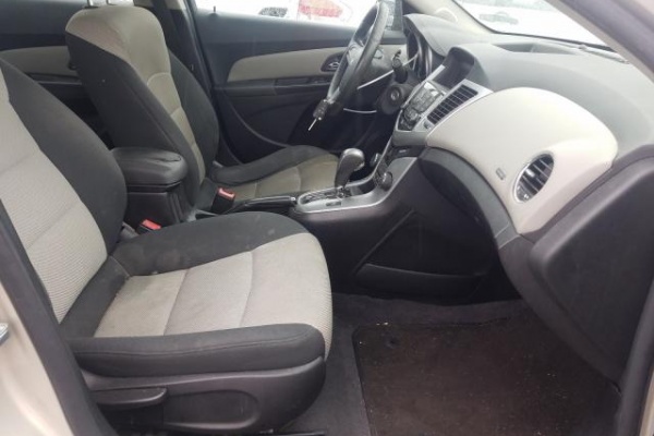 фото Chevrolet Cruze LS