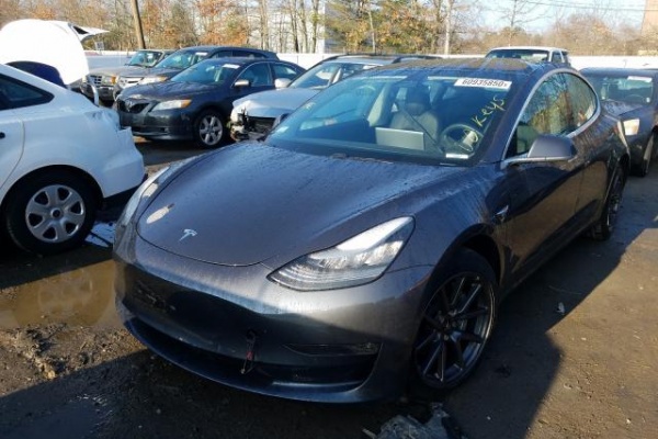 фото Tesla MODEL 3