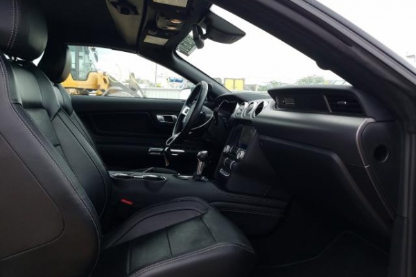 фото Ford Mustang