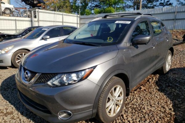 фото Nissan ROGUE SPORT S