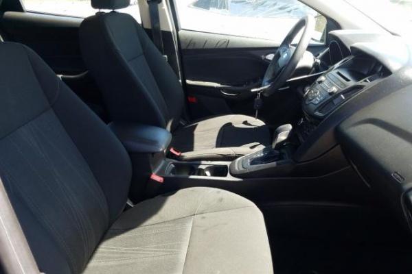 фото Ford Focus SE