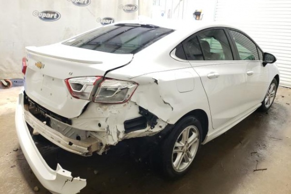 фото Chevrolet Cruze LT