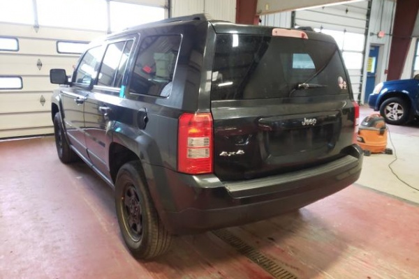 фото Jeep Patriot SPORT