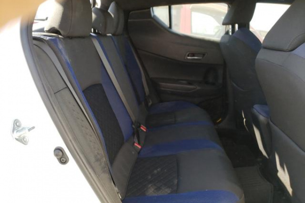 фото TOYOTA C-HR XLE