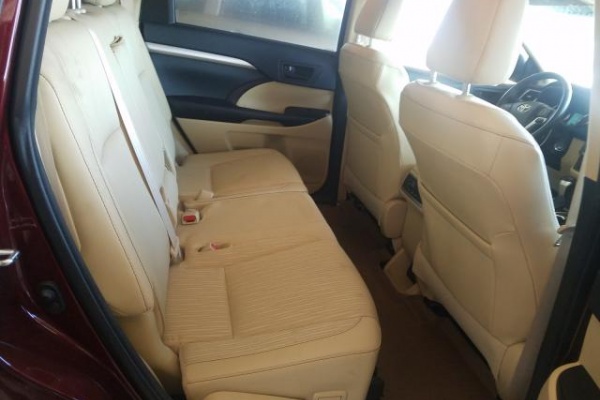 фото Toyota HIGHLANDER HYBRID LE