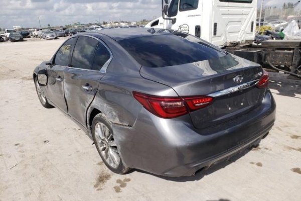 фото Infiniti Q50 LUXE