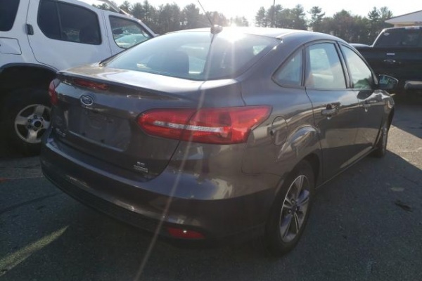 фото Ford Focus SE