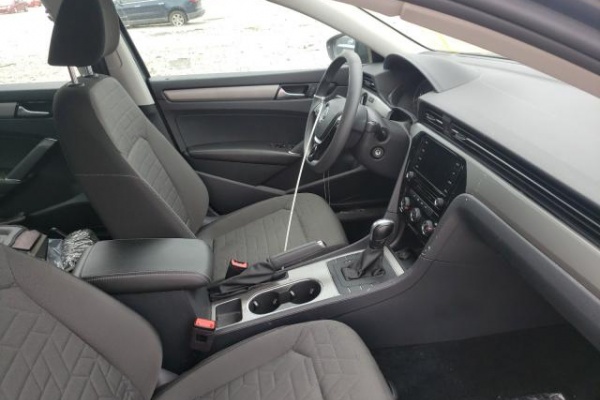 фото Volkswagen Passat S