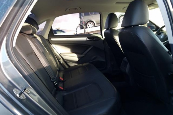 фото Volkswagen Passat SE