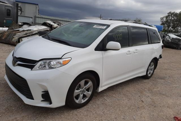 фото TOYOTA SIENNA