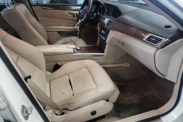 фото Mercedes-Benz  E 300 4MATIC